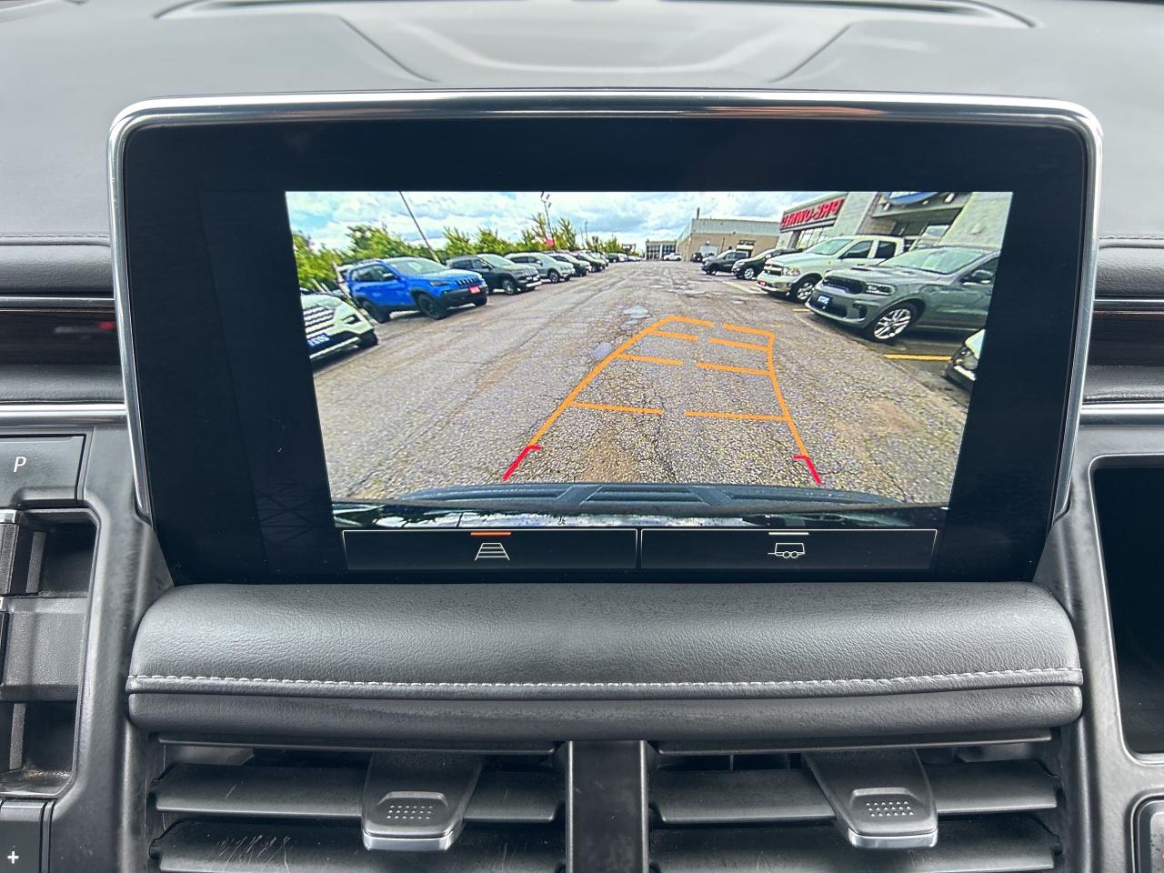 2023 GMC Yukon XL 4WD 4dr SLE, 8 Passenger Photo