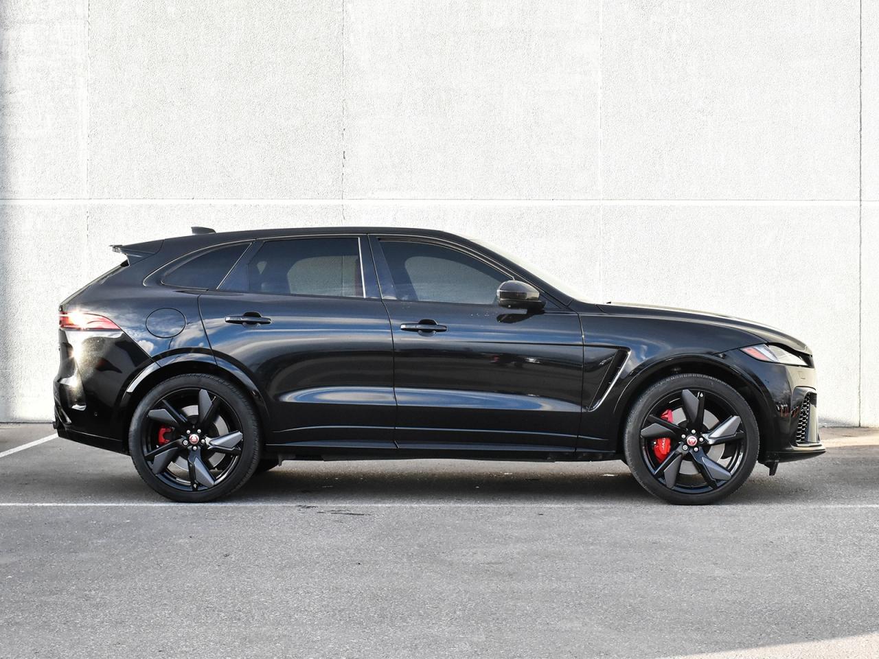 2023 Jaguar F-PACE SVR BLACK PACK 22's RED INTERIOR IMMACULATE Photo
