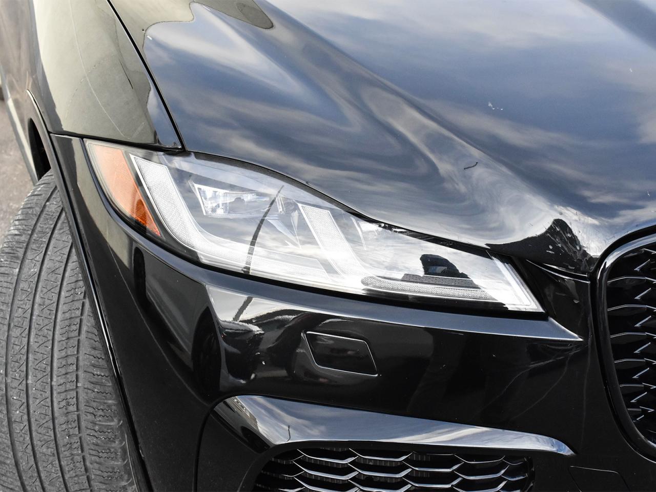 2023 Jaguar F-PACE SVR BLACK PACK 22's RED INTERIOR IMMACULATE Photo