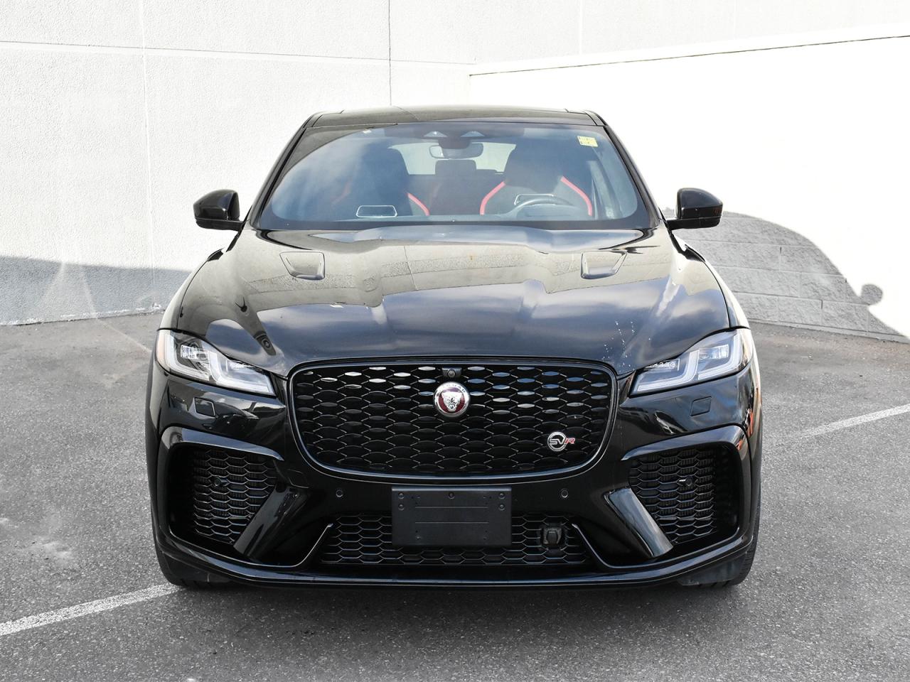 2023 Jaguar F-PACE SVR Photo2