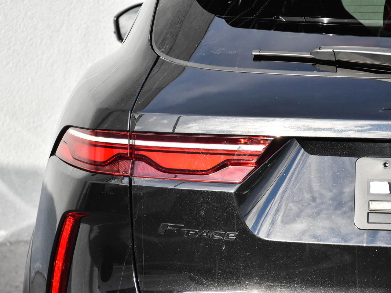 2023 Jaguar F-PACE SVR Photo