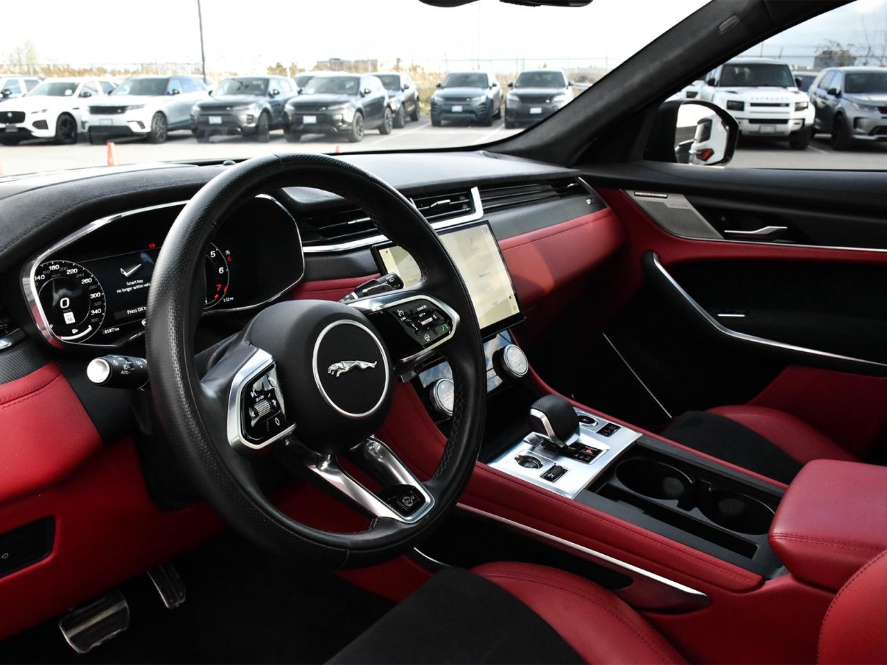 2023 Jaguar F-PACE SVR Photo