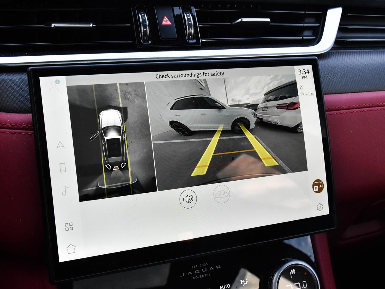 2023 Jaguar F-PACE SVR Photo