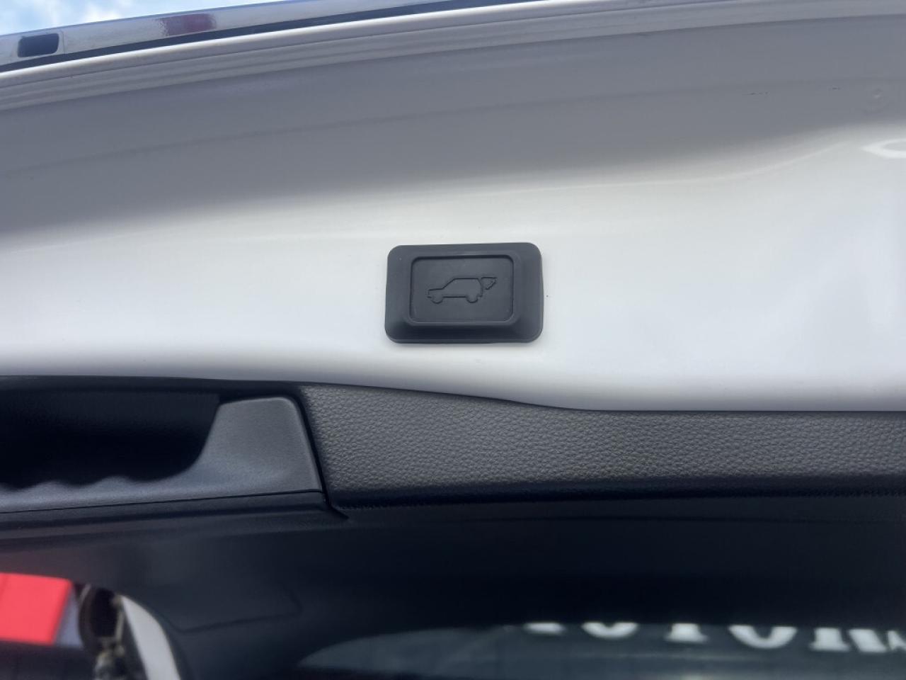 2023 Toyota RAV4 Prime NO ACCIDENTS / 1 OWNER / LOW KM / CARPLAY / SUNROO Photo