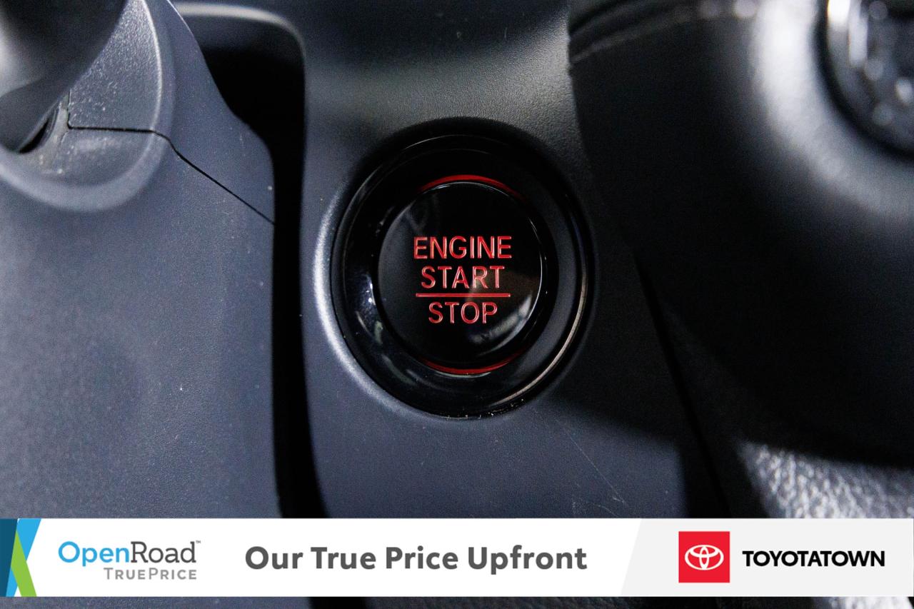 2025 Honda HR-V EX-L NAVI! ACCIDENT FREE! ELIGIBLE FOR OPEN ROAD L Photo