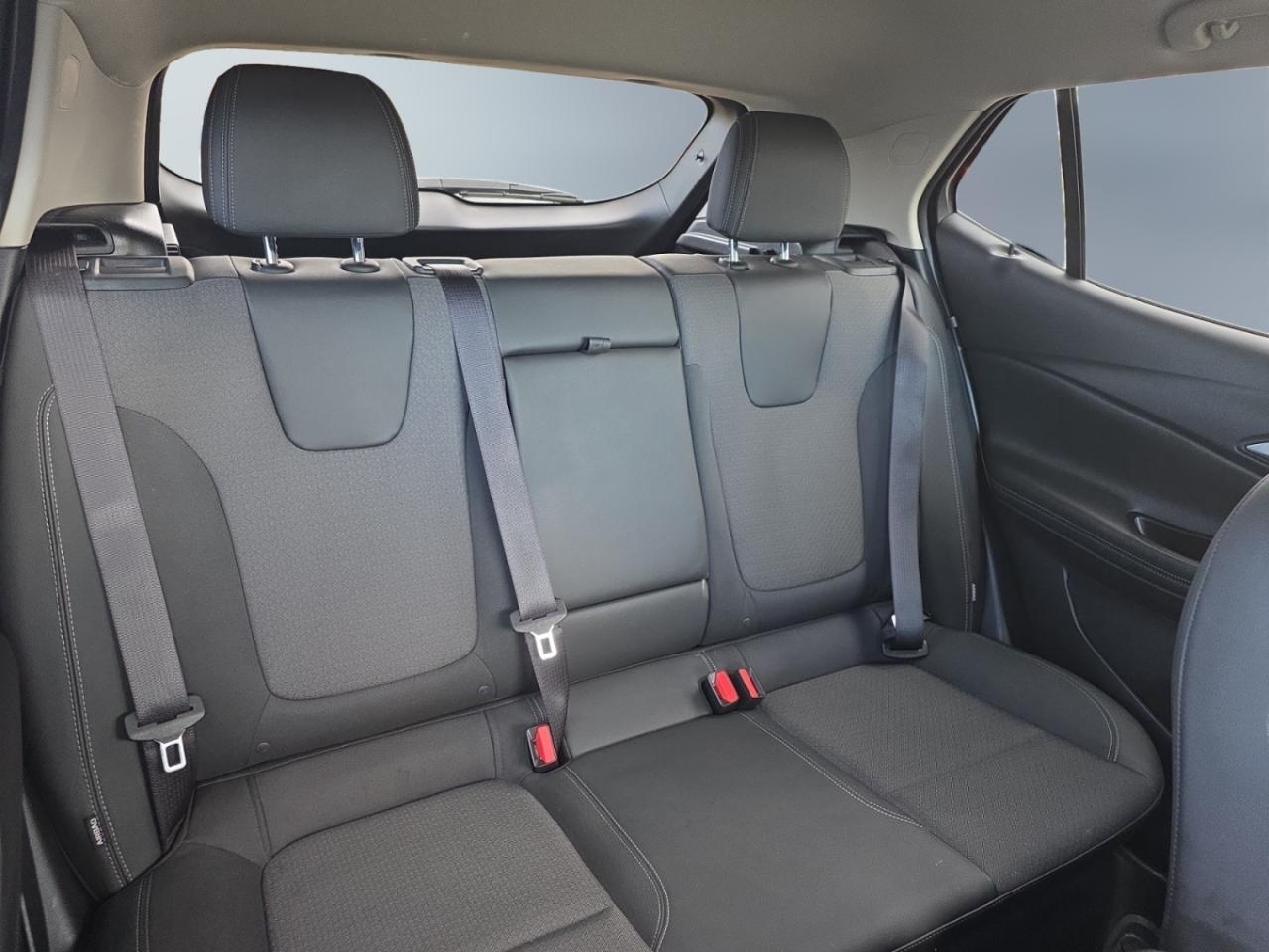 2024 Buick Encore GX NO ACCIDENTS / 1 OWNER / FULL SERVICE HISTORY / WI Photo