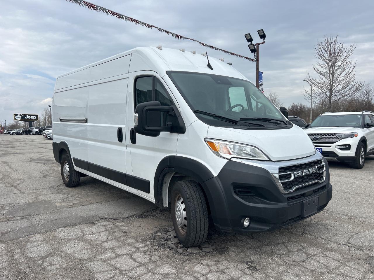 2023 RAM ProMaster Cargo Van 159 WB High Roof w/Partition, Bucket Seats, Walls Photo2