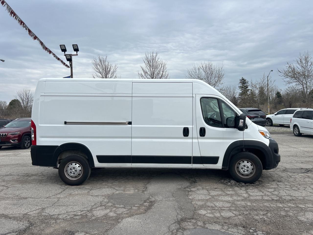 2023 RAM ProMaster Cargo Van 159 WB High Roof w/Partition, Bucket Seats, Walls Photo3