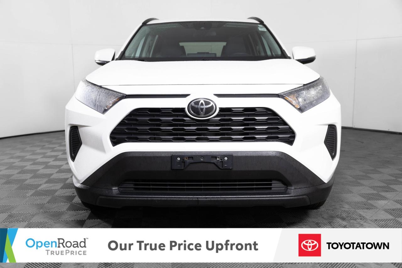 2020 Toyota RAV4 LE! ACCIDENT FREE! ELIGIBLE FOR OPEN ROAD LEASING! Photo