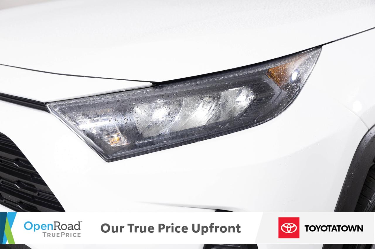 2020 Toyota RAV4 LE! ACCIDENT FREE! ELIGIBLE FOR OPEN ROAD LEASING! Photo