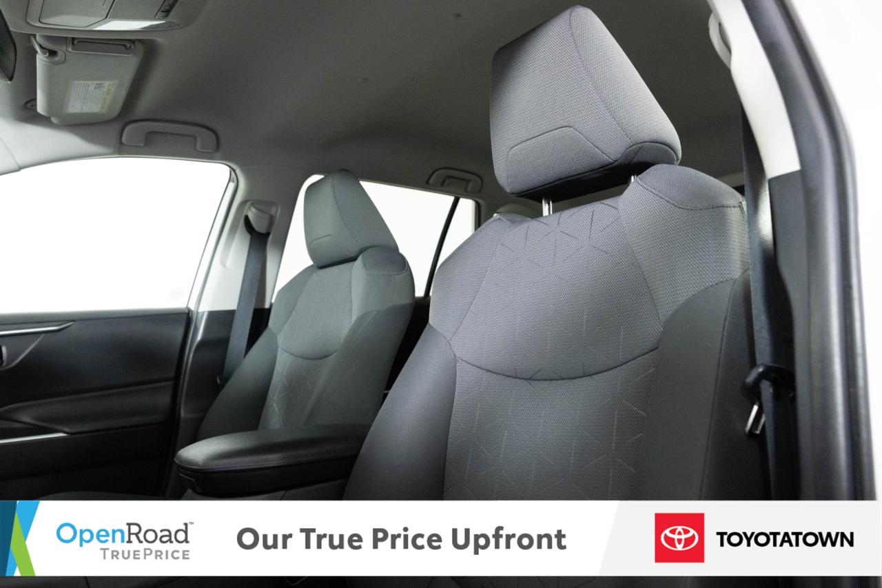 2020 Toyota RAV4 LE! ACCIDENT FREE! ELIGIBLE FOR OPEN ROAD LEASING! Photo