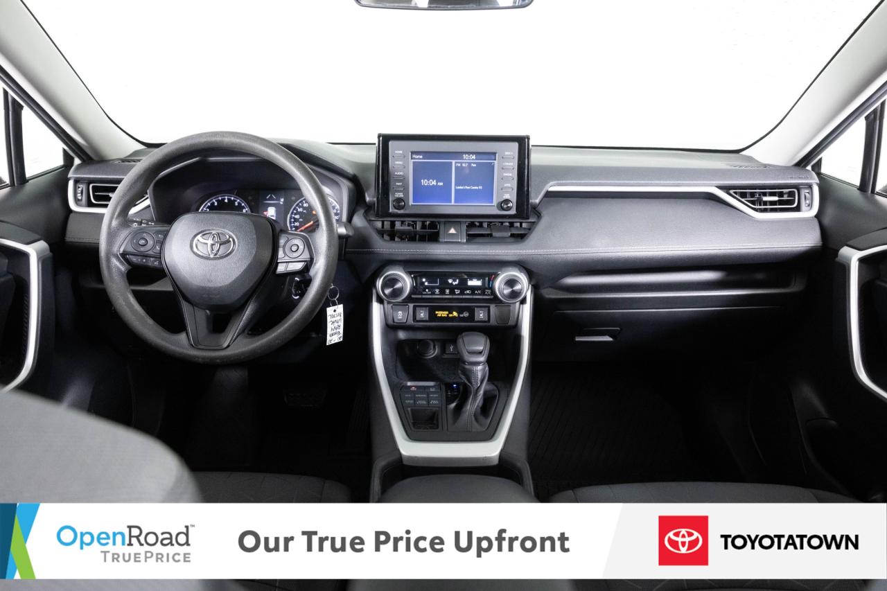 2020 Toyota RAV4 LE! ACCIDENT FREE! ELIGIBLE FOR OPEN ROAD LEASING! Photo