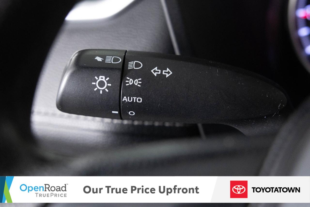 2020 Toyota RAV4 LE! ACCIDENT FREE! ELIGIBLE FOR OPEN ROAD LEASING! Photo