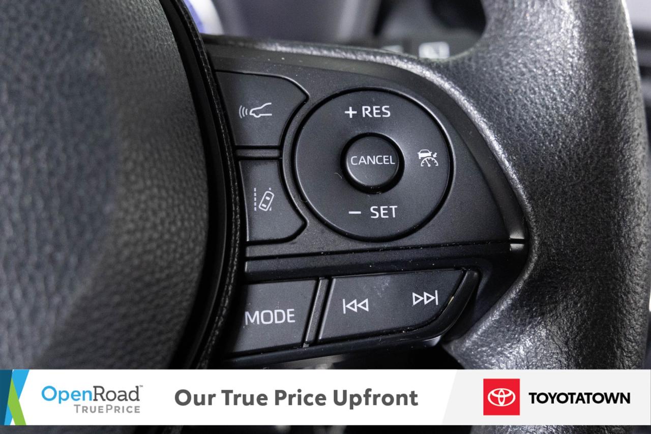 2020 Toyota RAV4 LE! ACCIDENT FREE! ELIGIBLE FOR OPEN ROAD LEASING! Photo