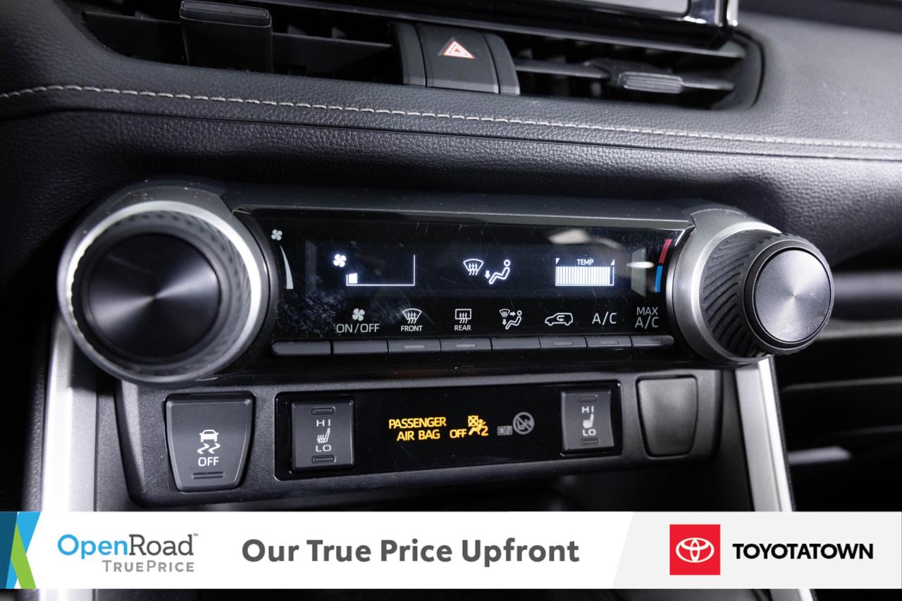2020 Toyota RAV4 LE! ACCIDENT FREE! ELIGIBLE FOR OPEN ROAD LEASING! Photo