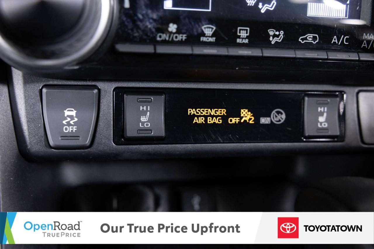 2020 Toyota RAV4 LE! ACCIDENT FREE! ELIGIBLE FOR OPEN ROAD LEASING! Photo