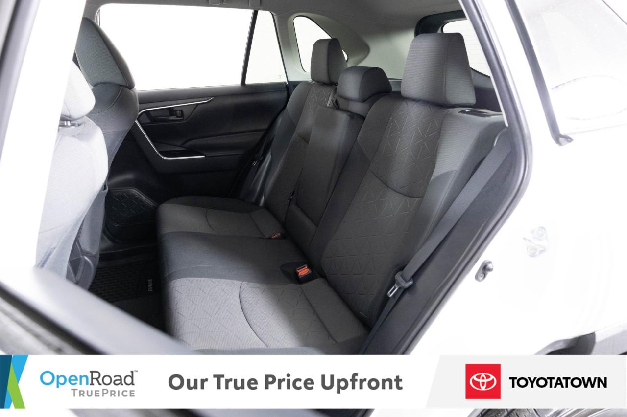2020 Toyota RAV4 LE! ACCIDENT FREE! ELIGIBLE FOR OPEN ROAD LEASING! Photo