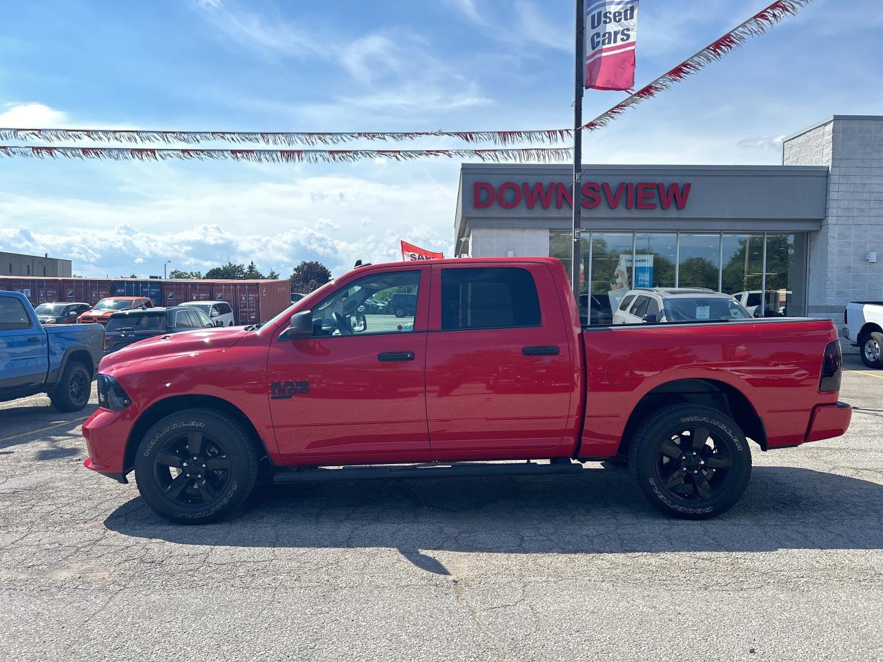 2023 RAM 1500 Classic Night Edition w/Sub Zero Package *LOW KM* Photo2