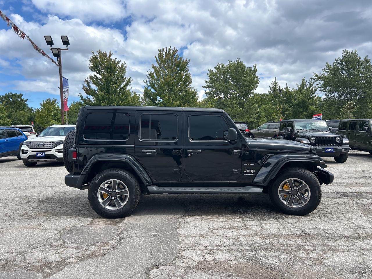 2023 Jeep Wrangler Sahara w/V6, Full-Time 4WD, Remote Start Photo3