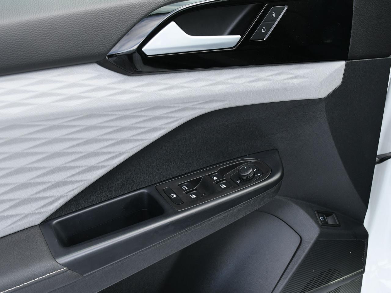 2024 Volkswagen Taos  Photo