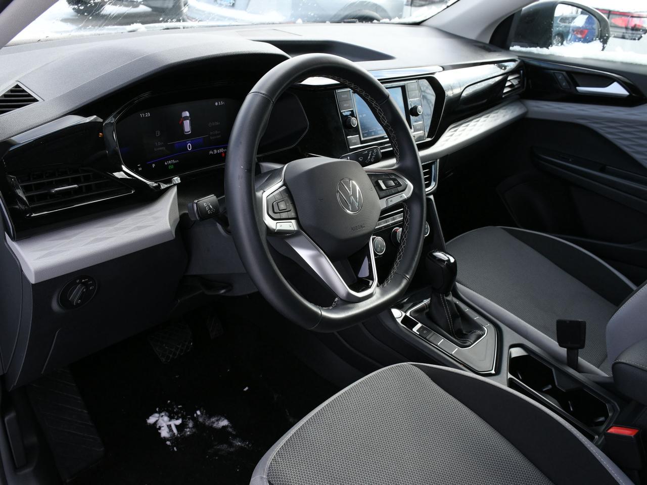 2024 Volkswagen Taos  Photo