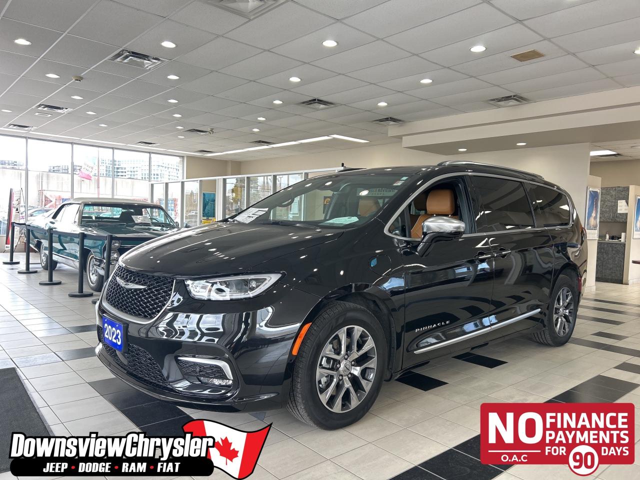 2023 Chrysler Pacifica Hybrid Pinnacle w/FamCam, DVD, NAV, Sunroof, 360 Camera Photo0