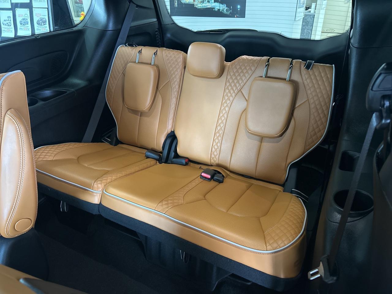 2023 Chrysler Pacifica Hybrid Pinnacle w/FamCam, DVD, NAV, Sunroof, 360 Camera Photo