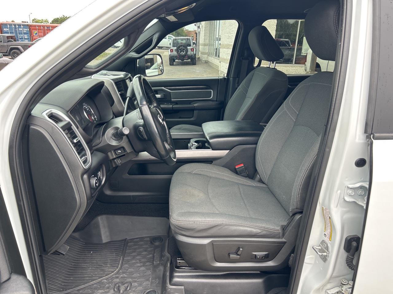 2022 RAM 2500 Big Horn Crew Cab 6'4 Box w/Level C Equip. Photo