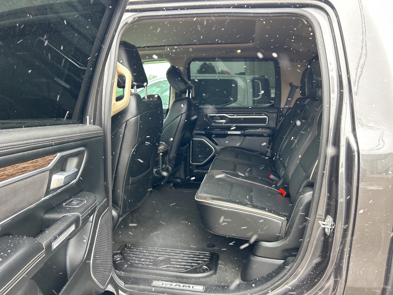 2020 RAM 1500 Laramie w/6'4 Box, Sunroof, Trailer Tow Group, NAV Photo