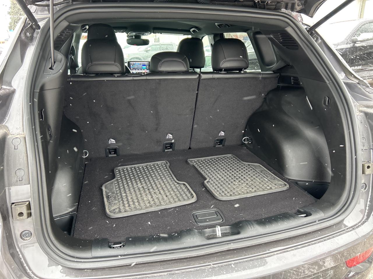 2024 Jeep Compass Limited 4x4 w/Leather, NAV, Power Liftgate Photo