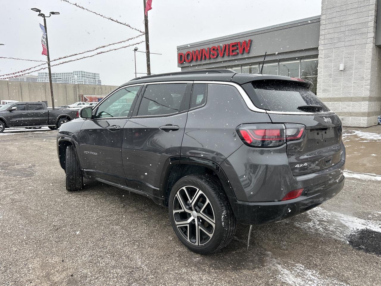 2024 Jeep Compass Limited 4x4 w/Leather, NAV, Power Liftgate Photo