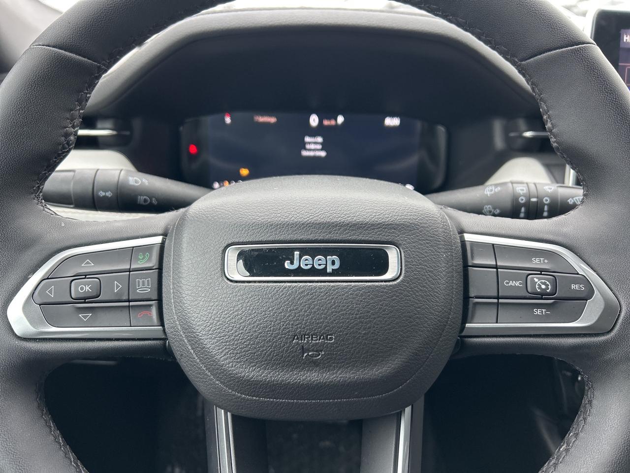 2024 Jeep Compass Limited 4x4 w/Leather, NAV, Power Liftgate Photo