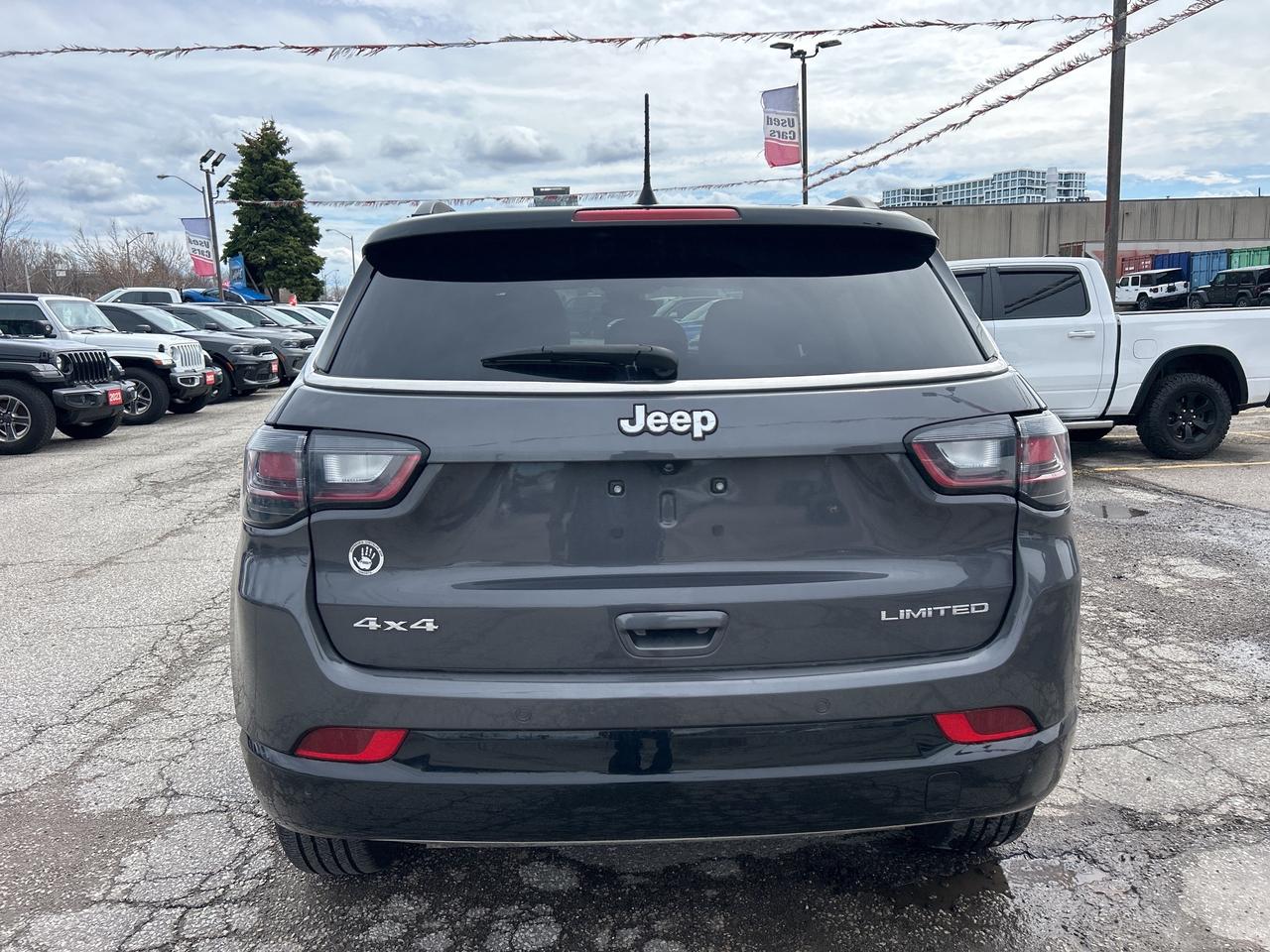 2024 Jeep Compass Limited 4x4 w/Leather, NAV, Power Liftgate Photo