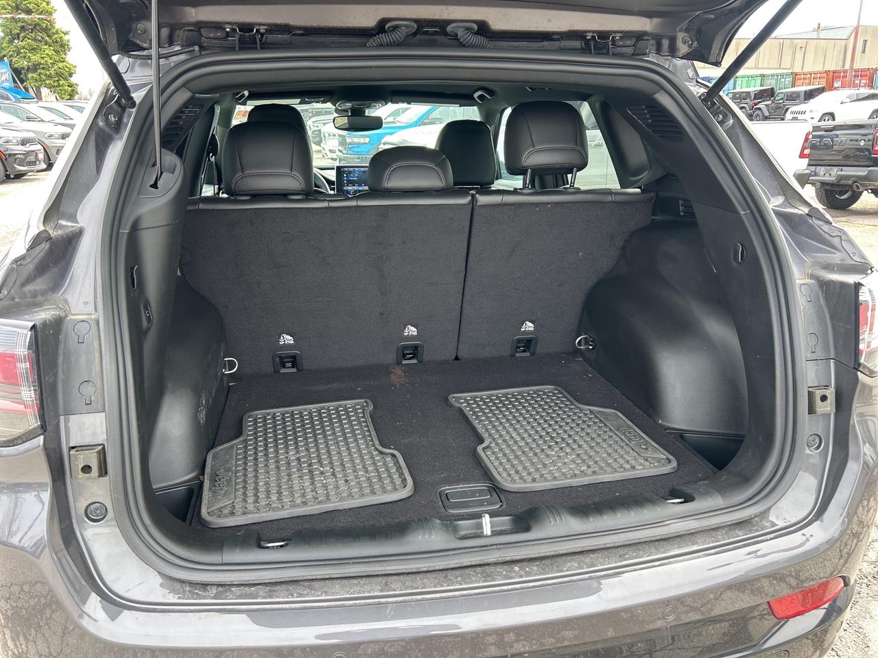 2024 Jeep Compass Limited 4x4 w/Leather, NAV, Power Liftgate Photo