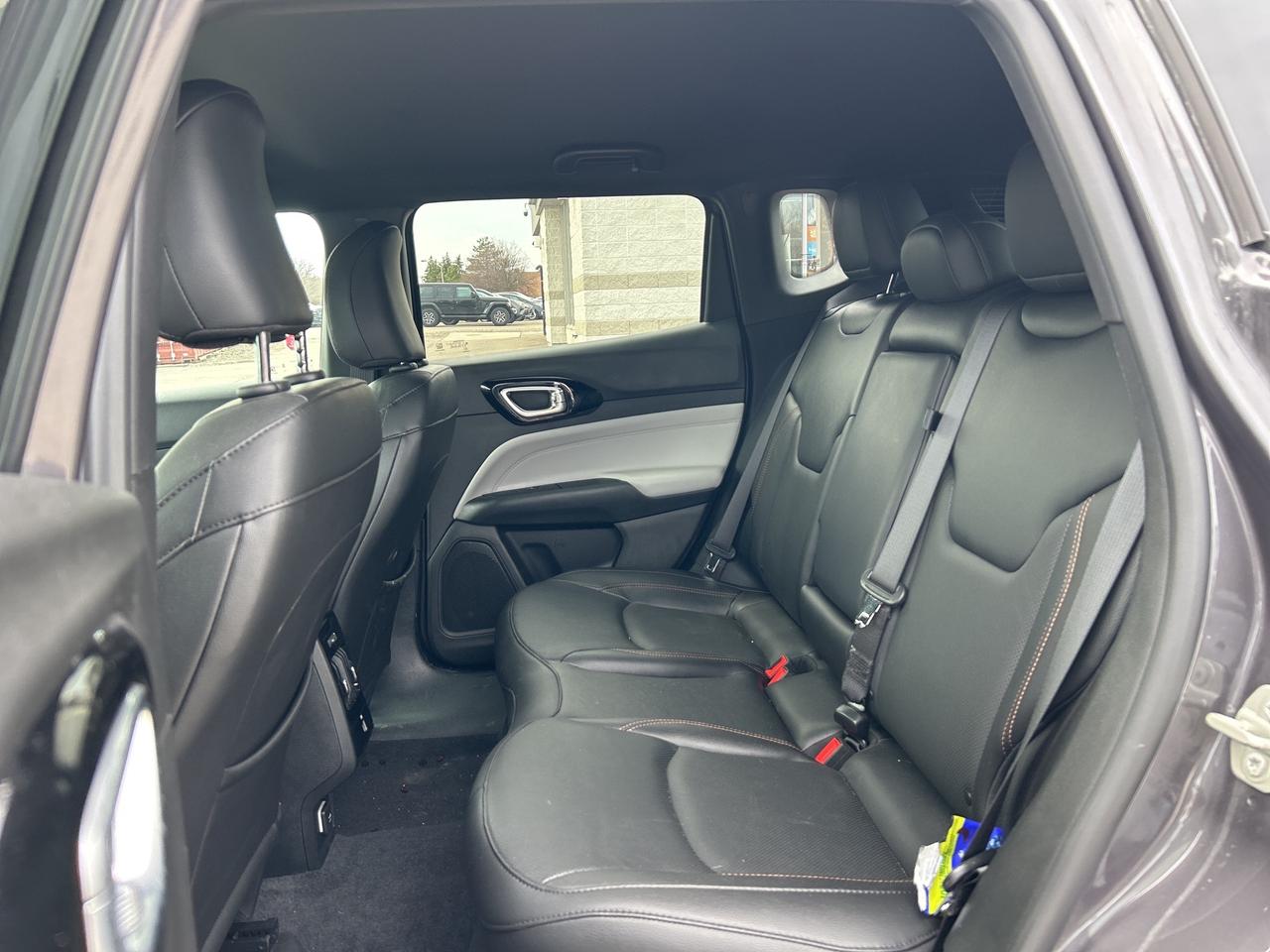 2024 Jeep Compass Limited 4x4 w/Leather, NAV, Power Liftgate Photo