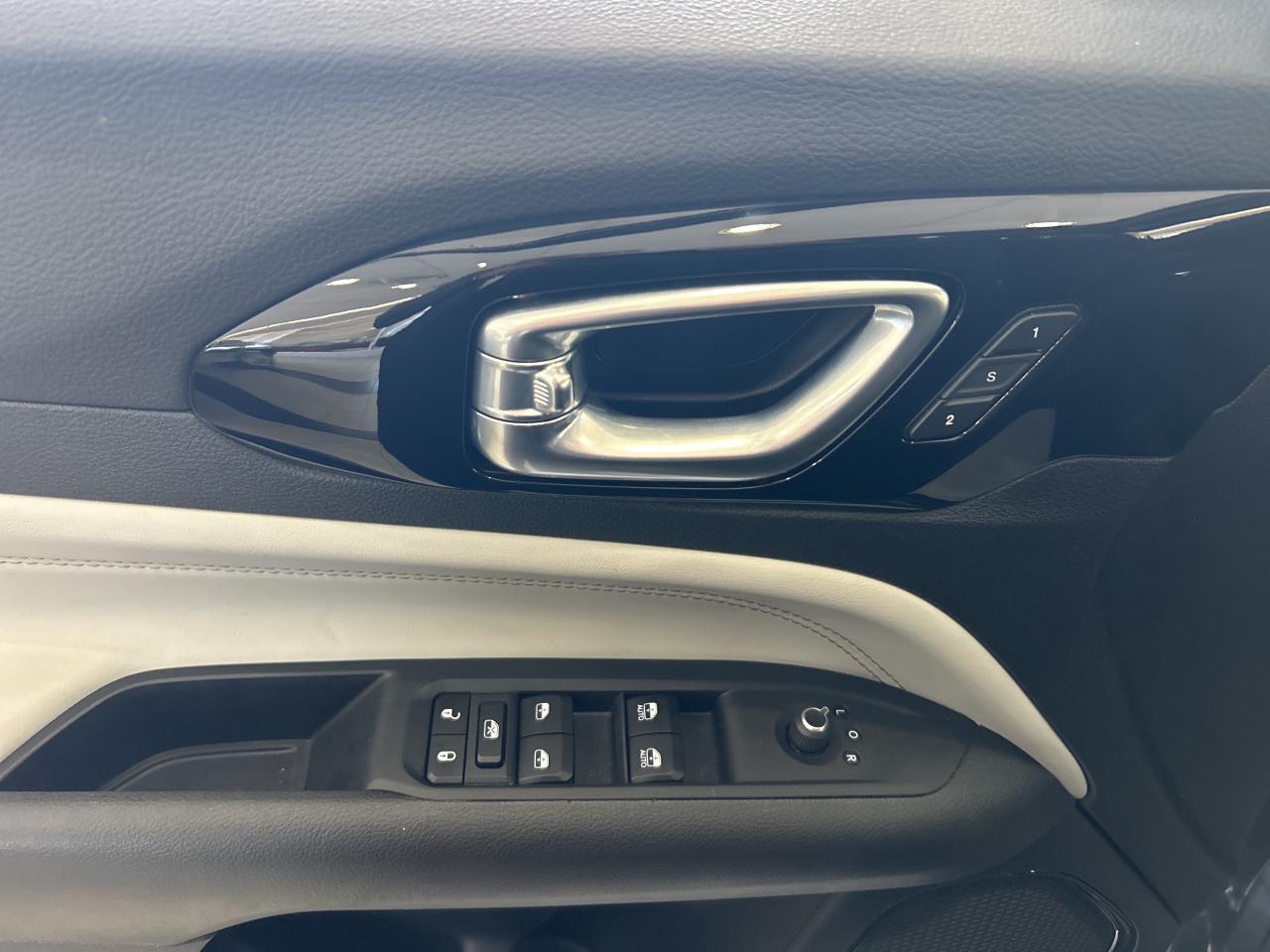 2024 Jeep Compass Limited, Park Assist, Pano-Roof, Elite Group Photo