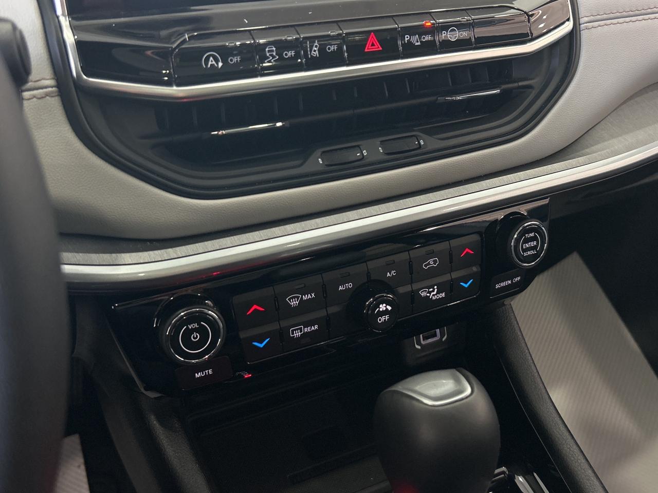 2024 Jeep Compass Limited, Park Assist, Pano-Roof, Elite Group Photo