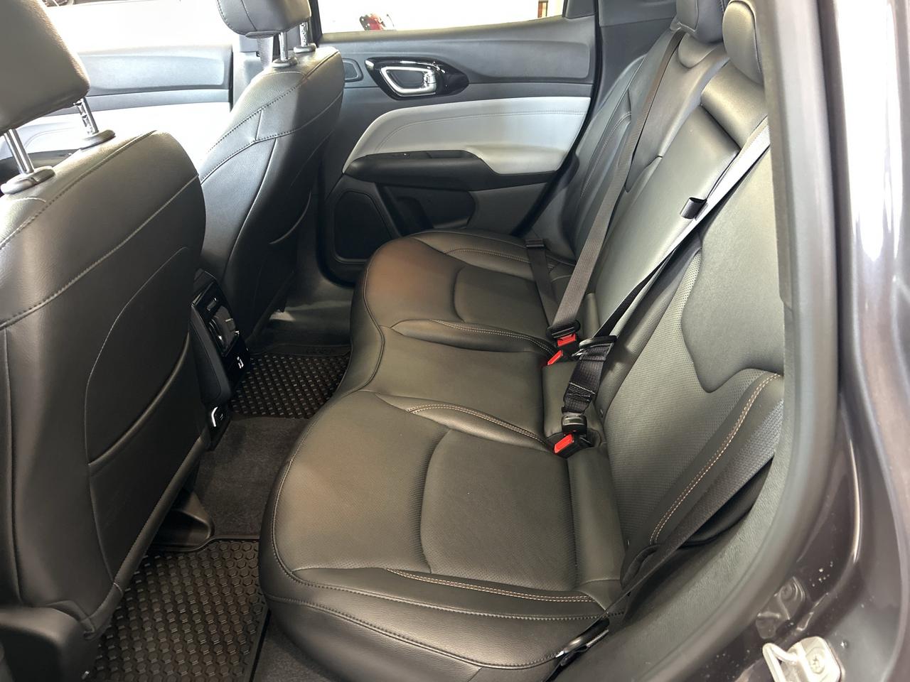 2024 Jeep Compass Limited w/Elite Group, Sun/Sound, Driver Assist Photo