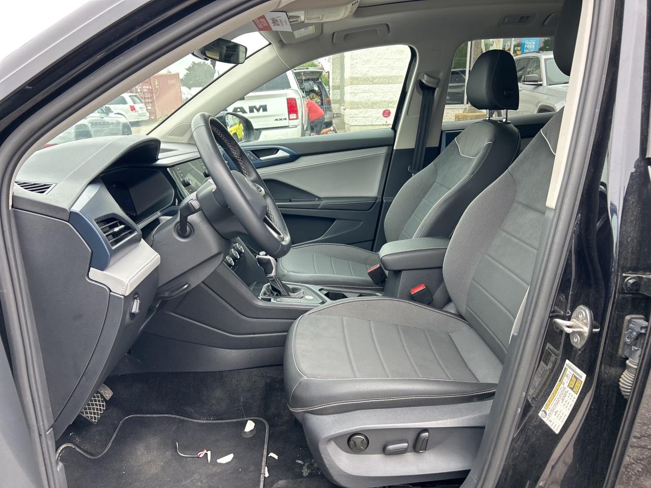 2024 Volkswagen Taos Comfortline w/Sunroof, Leather, Adaptive Cruise Photo