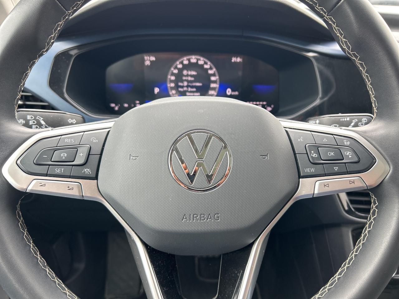 2024 Volkswagen Taos Comfortline w/Sunroof, Leather, Adaptive Cruise Photo