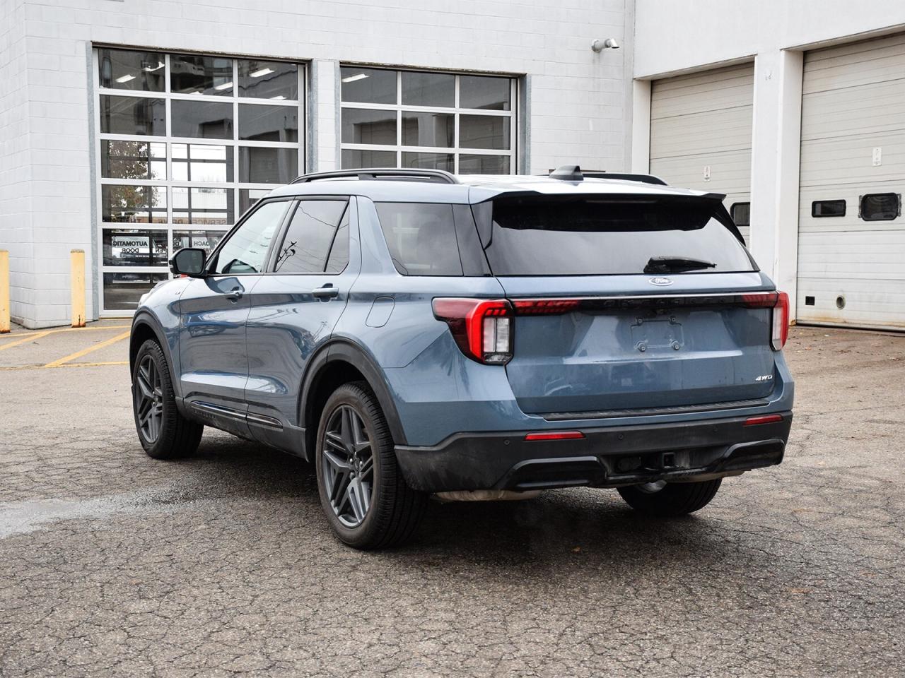 2025 Ford Explorer ST-Line 4WD Photo