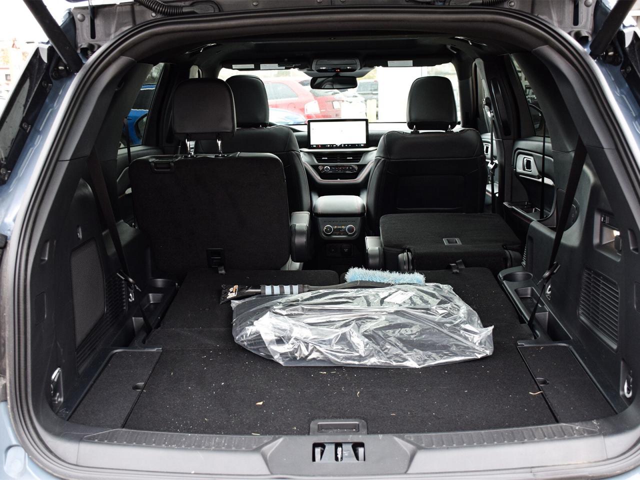 2025 Ford Explorer ST-Line 4WD Photo