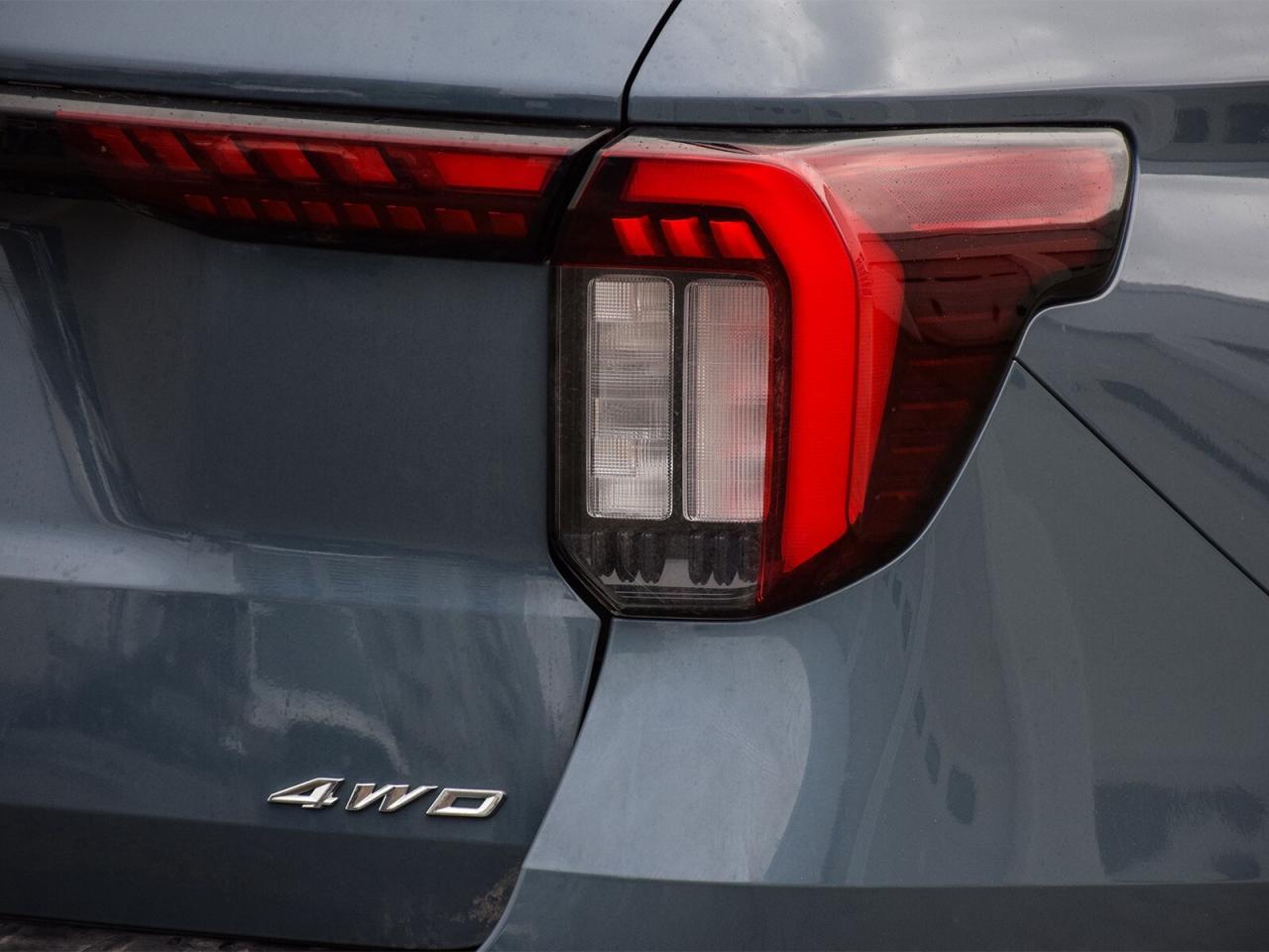 2025 Ford Explorer ST-Line 4WD Photo