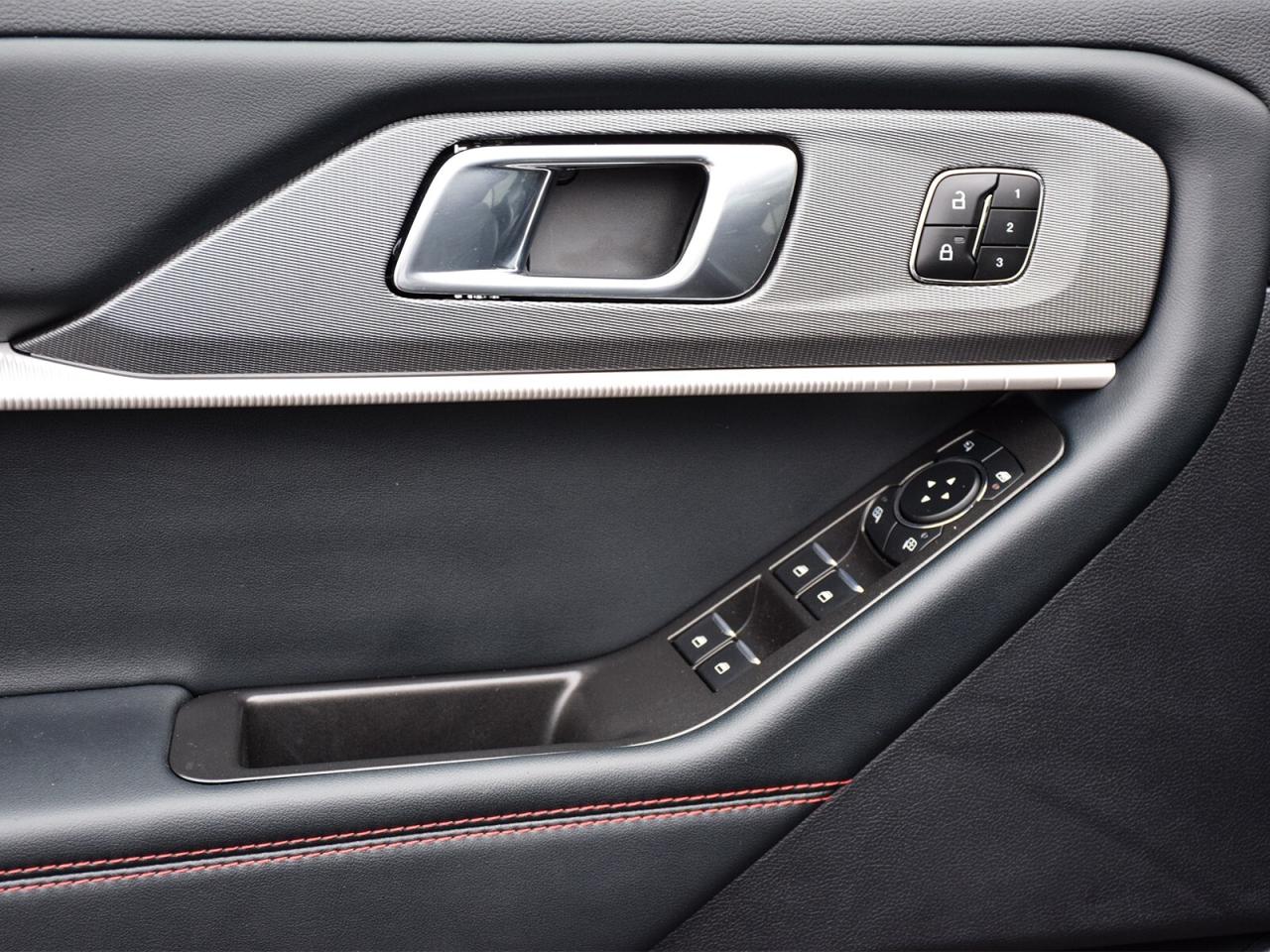 2025 Ford Explorer ST-Line 4WD Photo