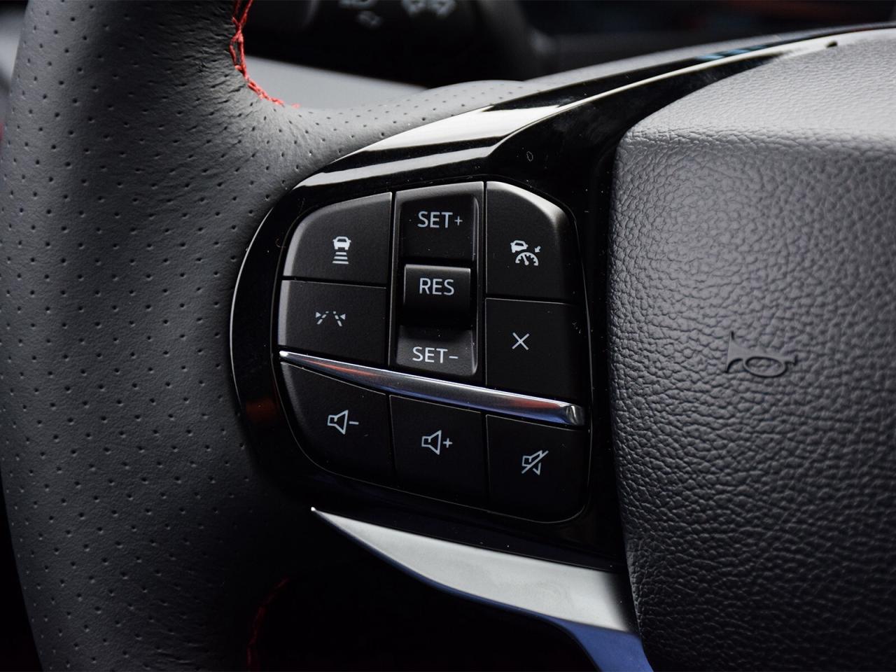 2025 Ford Explorer ST-Line 4WD Photo