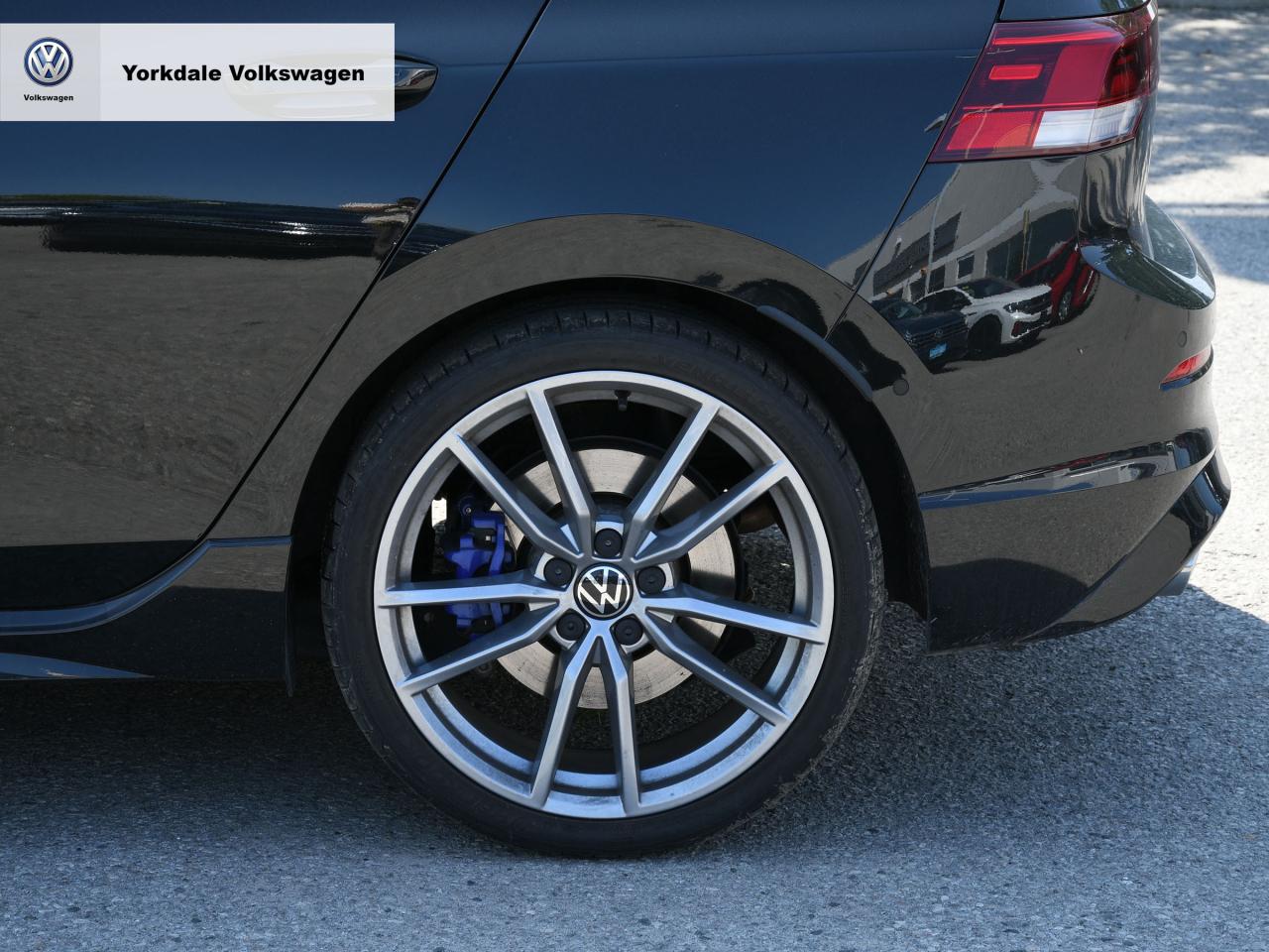 2024 Volkswagen Golf R  Photo