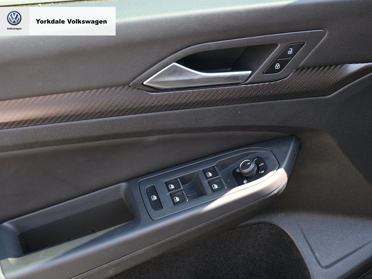 2024 Volkswagen Golf R  Photo