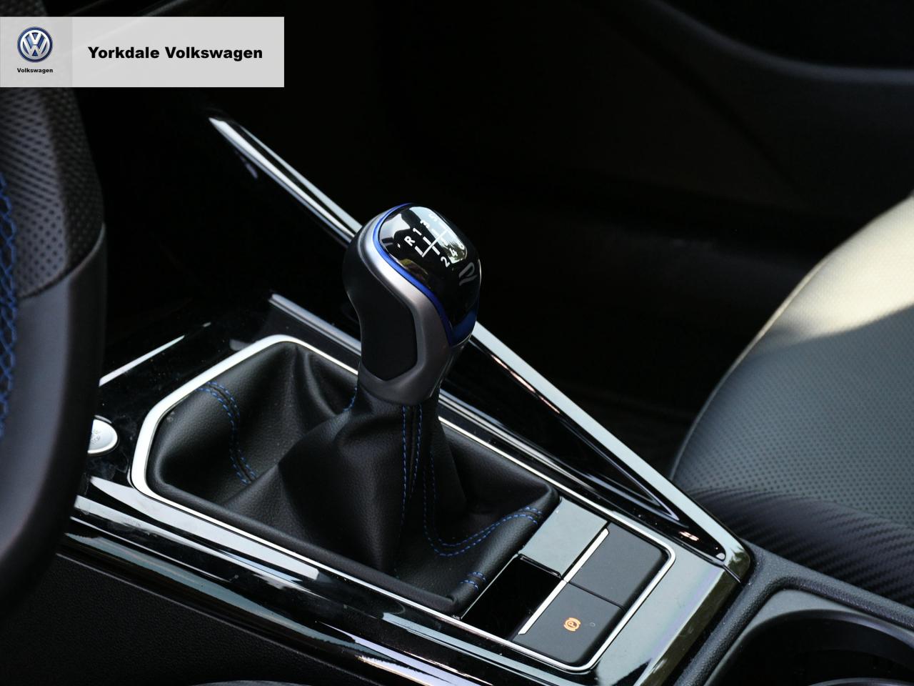 2024 Volkswagen Golf R  Photo