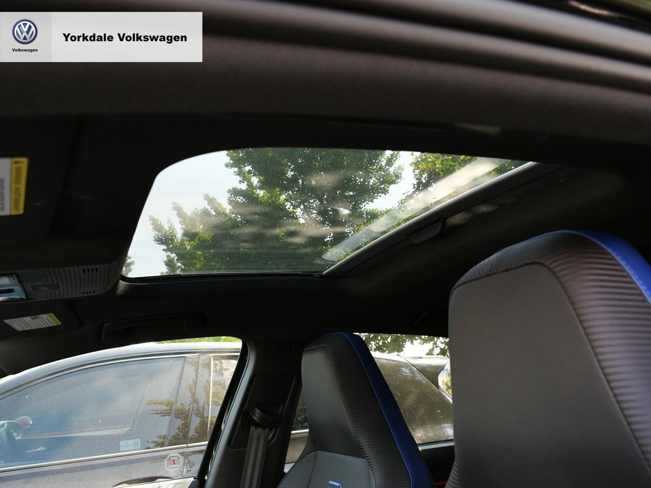 2024 Volkswagen Golf R  Photo