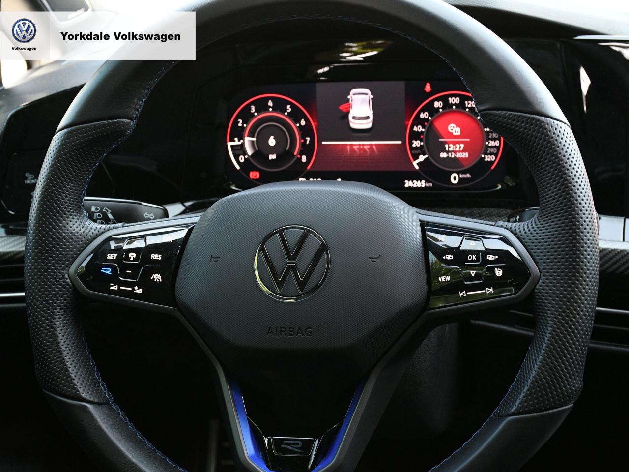 2024 Volkswagen Golf R  Photo